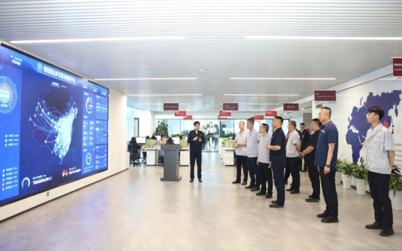 遷安市九江煤炭儲運有限公司總經(jīng)理繆汝學(xué)一行到榮程集團(tuán)座談交流