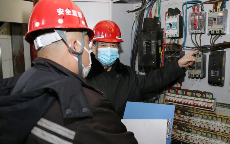 冬日生產(chǎn)，安全當(dāng)先！榮程鋼鐵集團(tuán)扎實(shí)做好冬季安全生產(chǎn)保障工作