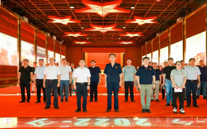 天津中德應(yīng)用技術(shù)大學(xué)黨委副書記、校長王海龍一行到榮程集團參觀交流