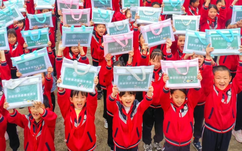 榮程集團劃撥百萬資金獎勵優(yōu)秀榮程學子和教師